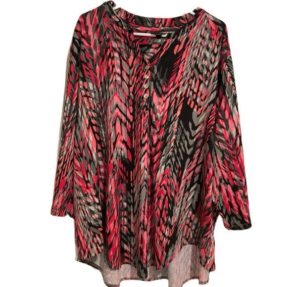 Link Tops - Links Women’s Red and Gray Patterned Plus Size 3X Top